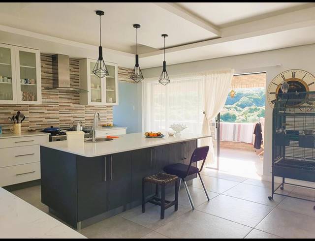 5 BEDROOM HOUSE FOR SALE IN GROOT BRAKRIVIER CENTRAL